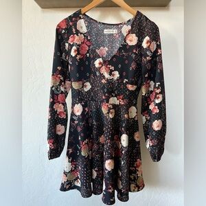 Abercrombie & Fitch Long Sleeve Floral Dress, Size Small, Ruffle/Flowy Skirt•••